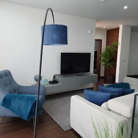 Deluxe Home, Peace &