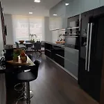 Deluxe Home, Peace & Villa *