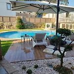 Deluxe Home, Peace & Villa *