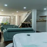 Deluxe Home, Peace & Villa *