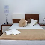 Deluxe Home, Peace &