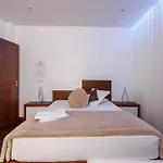 Deluxe Home, Peace & *
