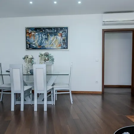 Deluxe Home, Peace & וילה דו קונדה