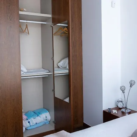 Deluxe Home, Peace & *