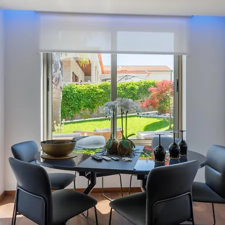 Deluxe Home, Peace & וילה דו קונדה