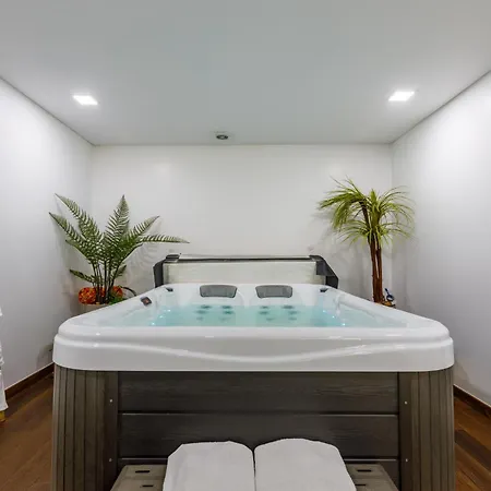 Deluxe Home, Peace & Villa