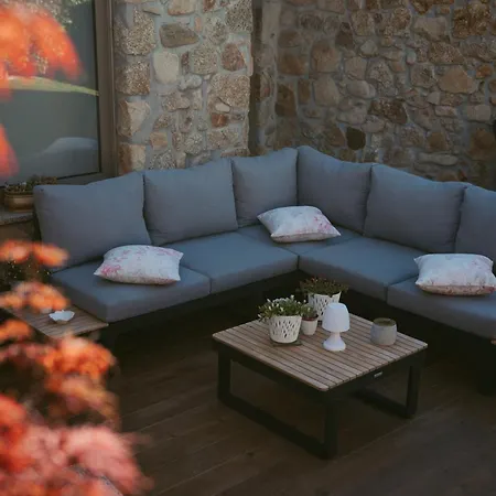 Deluxe Home, Peace &