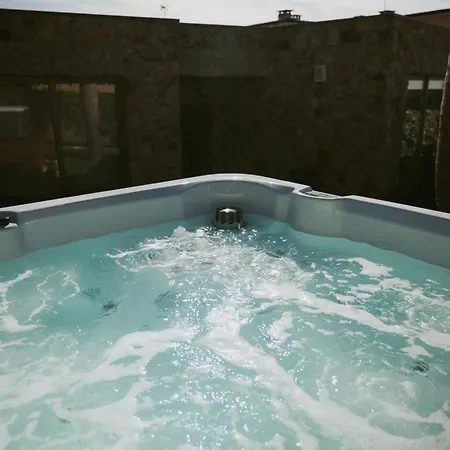 Deluxe Home, Peace & *