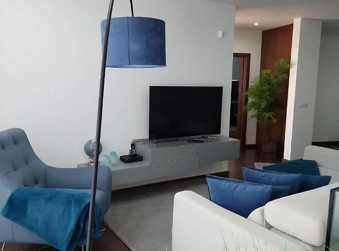 Deluxe Home, Peace &