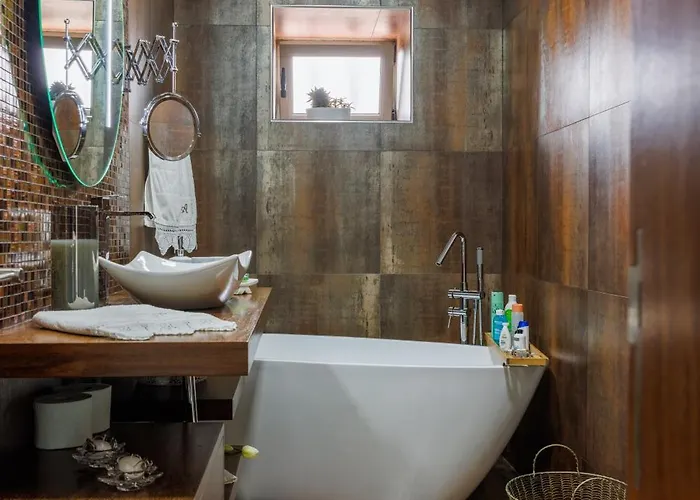 Deluxe Home, Peace & Villa *