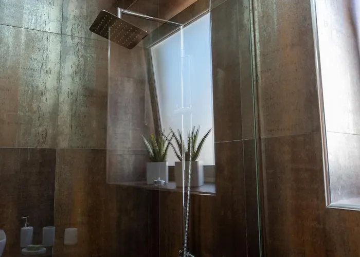 Deluxe Home, Peace &