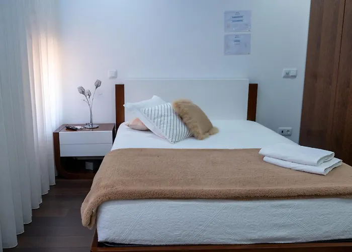 Deluxe Home, Peace & 别墅 *