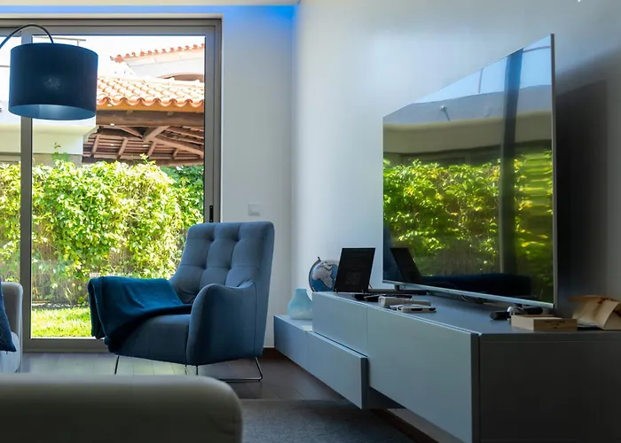 Deluxe Home, Peace & *