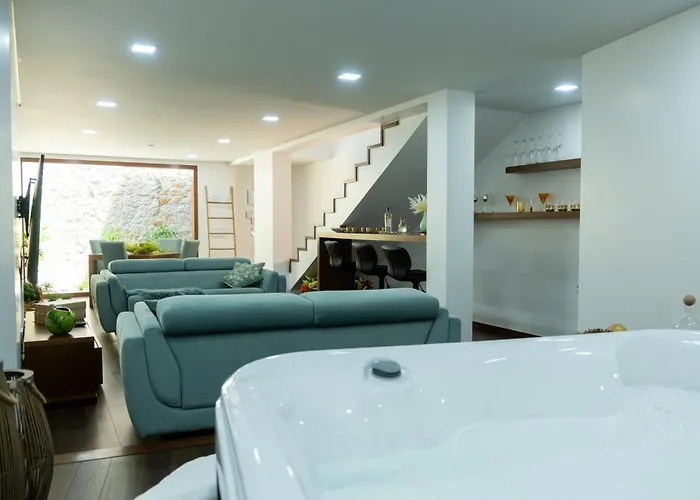 Deluxe Home, Peace & Villa *