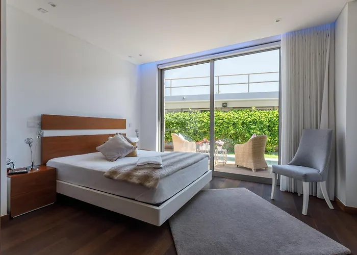 Deluxe Home, Peace &