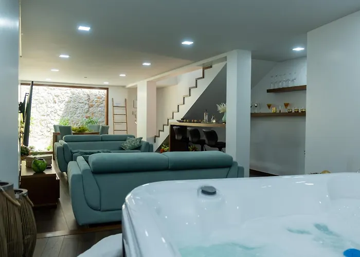 Deluxe Home, Peace & Villa *