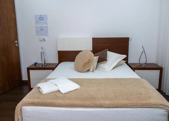 Deluxe Home, Peace &