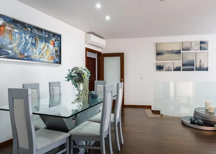 Deluxe Home, Peace & Villa *